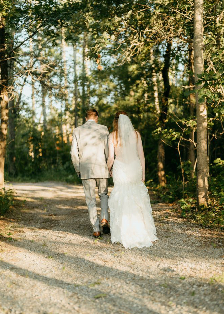 micro-wedding-venue-in-brainerd-trails-and-woods-area